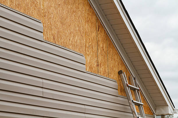 Professional Siding Installation technician working in North Ridgeville, OH